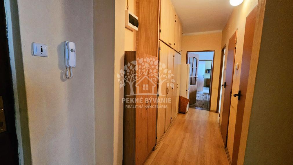 PREDAJ: 3izbovy byt v Brezne 70m2