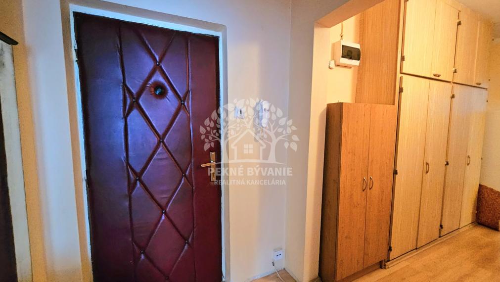 PREDAJ: 3izbovy byt v Brezne 70m2