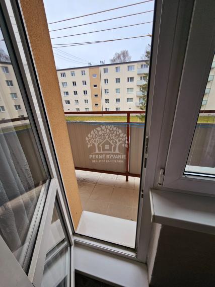 PREDAJ: 3izbovy byt v Brezne 70m2