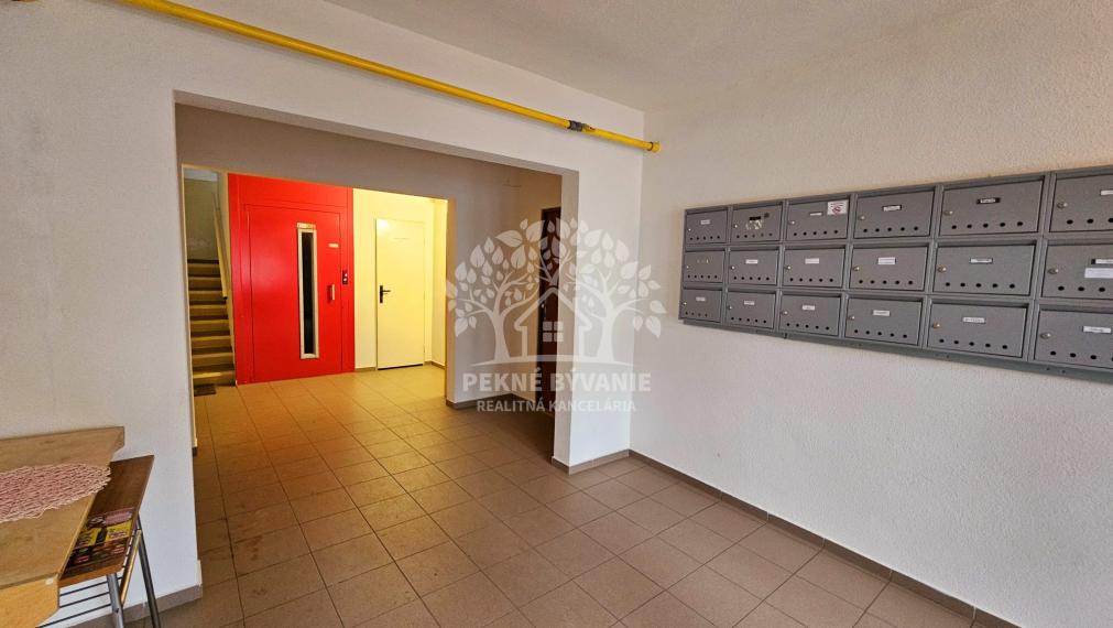 PREDAJ: 3izbovy byt v Brezne 70m2