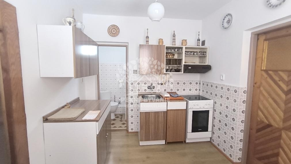 EXKLUZÍVNA PONUKA: RODINNÝ DOM PLUS 2 APARTMÁNY, DVE GARÁŽE, S VÝHĽADOM NA LYŽIARSKY VLEK TELGÁRT HOREHRONIE