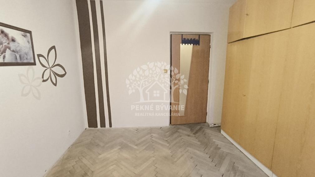 VEĽKÝ SLNEČNÝ 3 IZB. BYT 76 M2, 4 LÓDŽIE, NAJVYHĽADÁVANEJŠÍ TYP BYTOV V TICHEJ A TOP LOKALITE, BREZNO S VÝHĽADMI