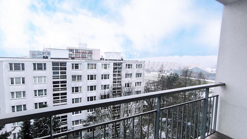 VEĽKÝ SLNEČNÝ 3 IZB. BYT 76 M2, 4 LÓDŽIE, NAJVYHĽADÁVANEJŠÍ TYP BYTOV V TICHEJ A TOP LOKALITE, BREZNO S VÝHĽADMI