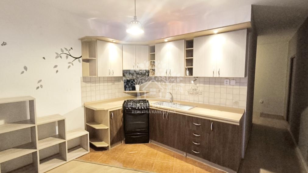 VEĽKÝ SLNEČNÝ 3 IZB. BYT 76 M2, 4 LÓDŽIE, NAJVYHĽADÁVANEJŠÍ TYP BYTOV V TICHEJ A TOP LOKALITE, BREZNO S VÝHĽADMI