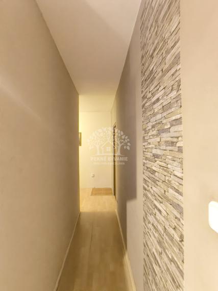 VEĽKÝ SLNEČNÝ 3 IZB. BYT 76 M2, 4 LÓDŽIE, NAJVYHĽADÁVANEJŠÍ TYP BYTOV V TICHEJ A TOP LOKALITE, BREZNO S VÝHĽADMI