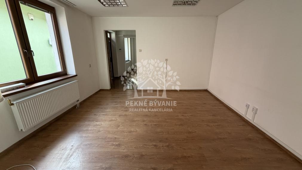 V centre Brezna na prenájom nadštandartné priestory s klímou,parkovaním,kamerovým zabezp.