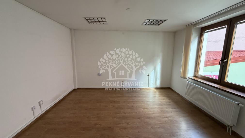 V centre Brezna na prenájom nadštandartné priestory s klímou,parkovaním,kamerovým zabezp.