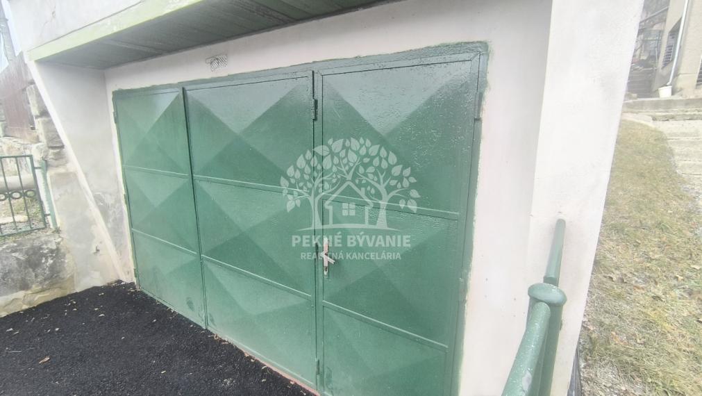 RD PO REKONŠTRUKCII OKIEN, STRECHY, ELEKTRINY, KÚRENIA GARÁŽ VO VÝBORNEJ LOKALITE VALASKÁ