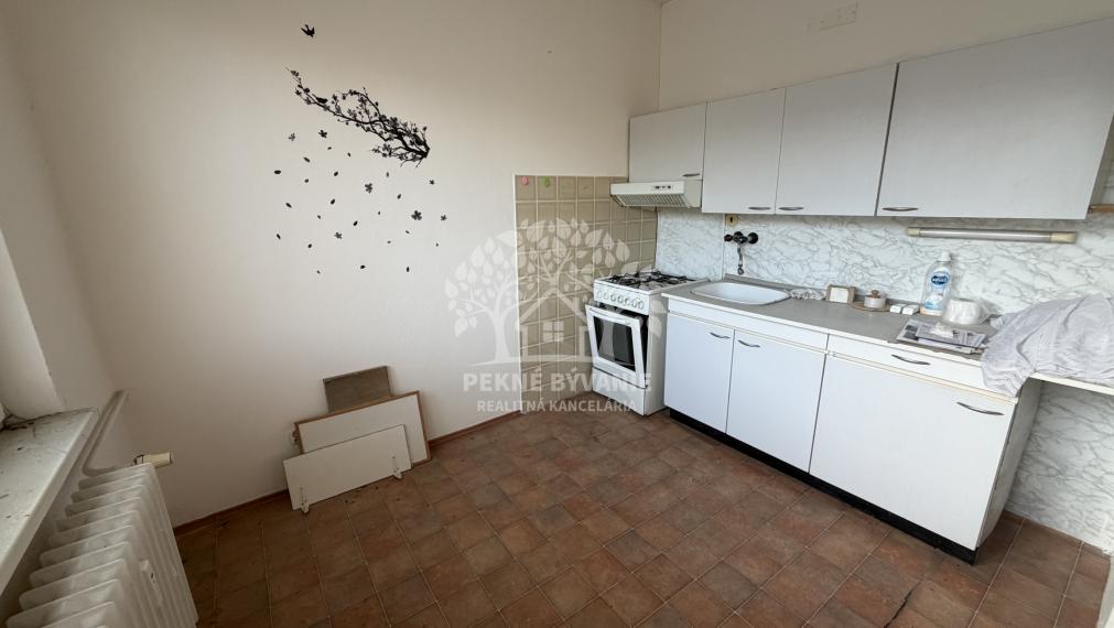 Výborná ponuka na predaj- 1 izbový byt v centre Brezna,slnečný s nízkym nájmom.