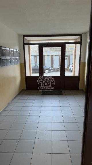 -NA PREDAJ-3i byt v pôvodnom stave Brezno Mazorníkovo 9.mája