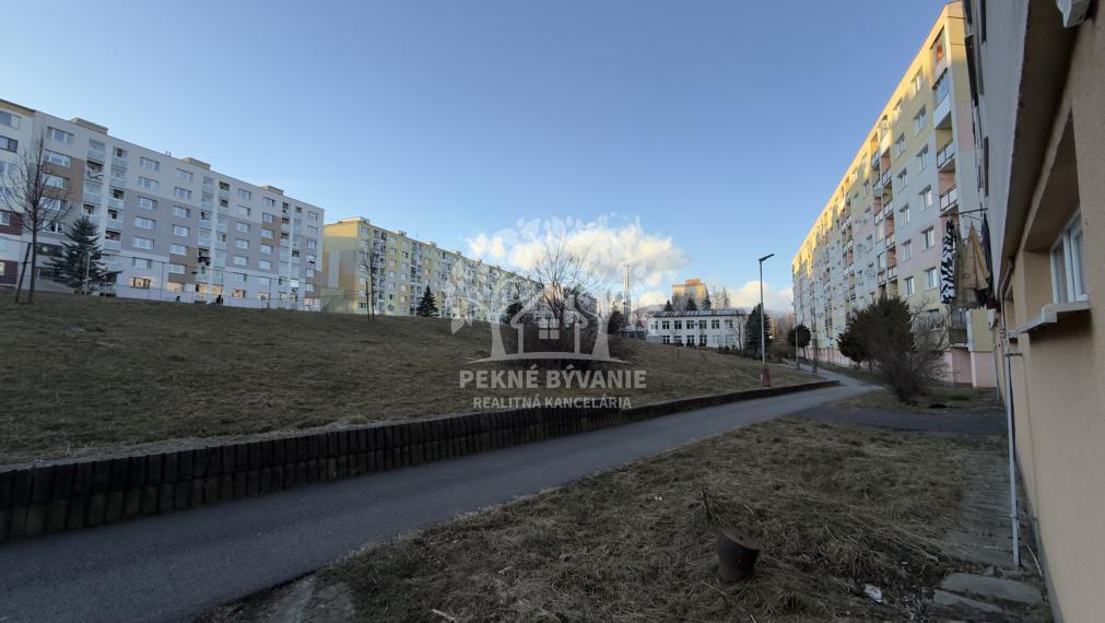 -NA PREDAJ-3i byt v pôvodnom stave Brezno Mazorníkovo 9.mája