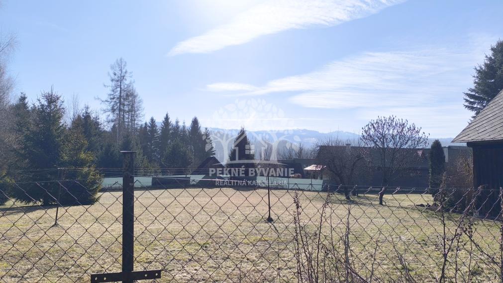 NOVUČIČKÁ VOŇAVÁ REKREAČNÁ CHATA - DREVENICA V TICHEJ SLEPEJ ULICI HOREHRONIE ZÁVADKA N/HRONOM