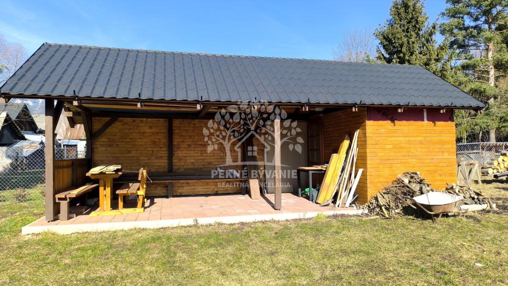 NOVUČIČKÁ VOŇAVÁ REKREAČNÁ CHATA - DREVENICA V TICHEJ SLEPEJ ULICI HOREHRONIE ZÁVADKA N/HRONOM