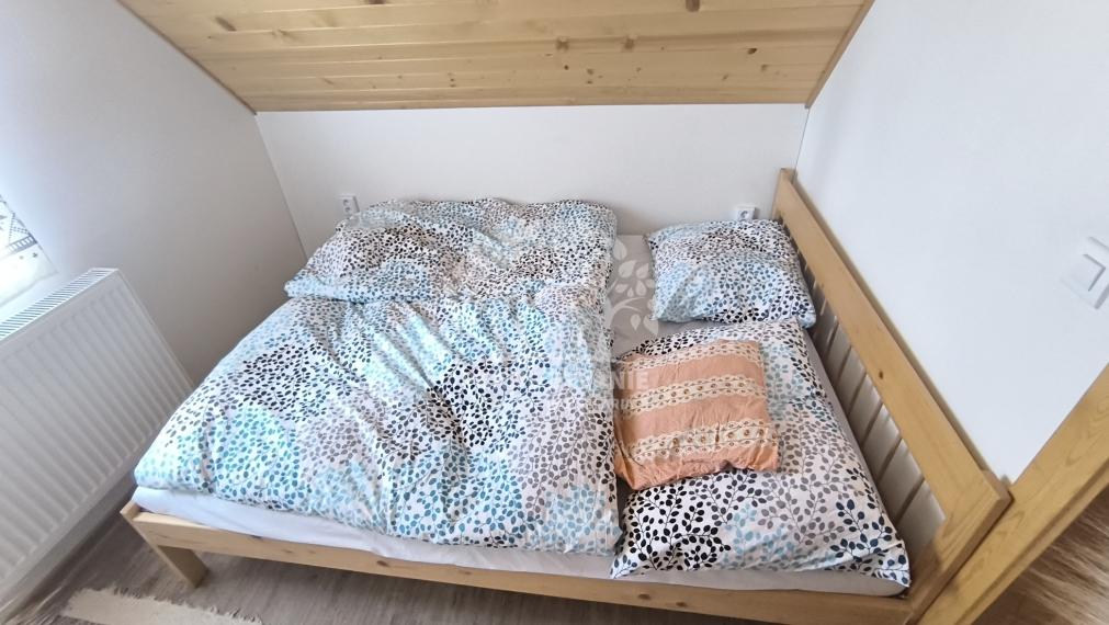 NOVUČIČKÁ VOŇAVÁ REKREAČNÁ CHATA - DREVENICA V TICHEJ SLEPEJ ULICI HOREHRONIE ZÁVADKA N/HRONOM