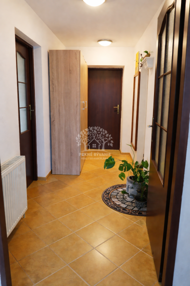 prerobený útulný dom vhodný na okamžité nasťahovanie