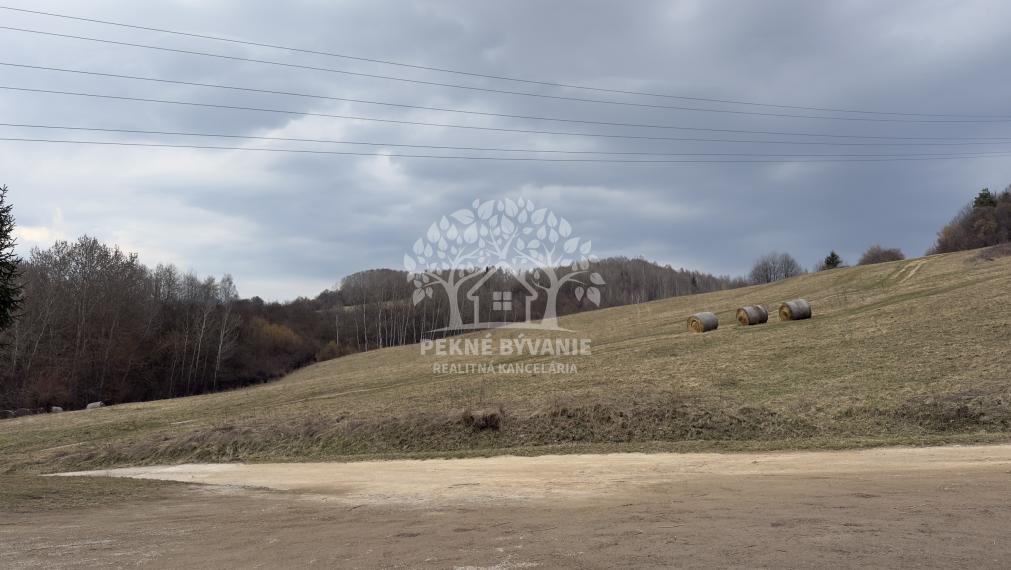 POZEMOK NA PREDAJ : ZÁHRADKÁRSKA OSADA ZUBERŠTÍN-PODBREZOVÁ