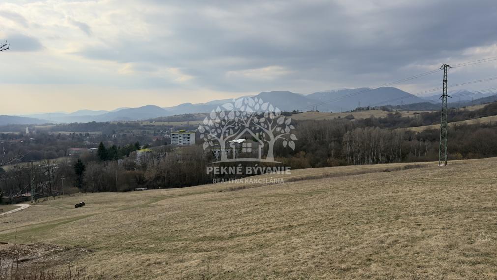 POZEMOK NA PREDAJ : ZÁHRADKÁRSKA OSADA ZUBERŠTÍN-PODBREZOVÁ