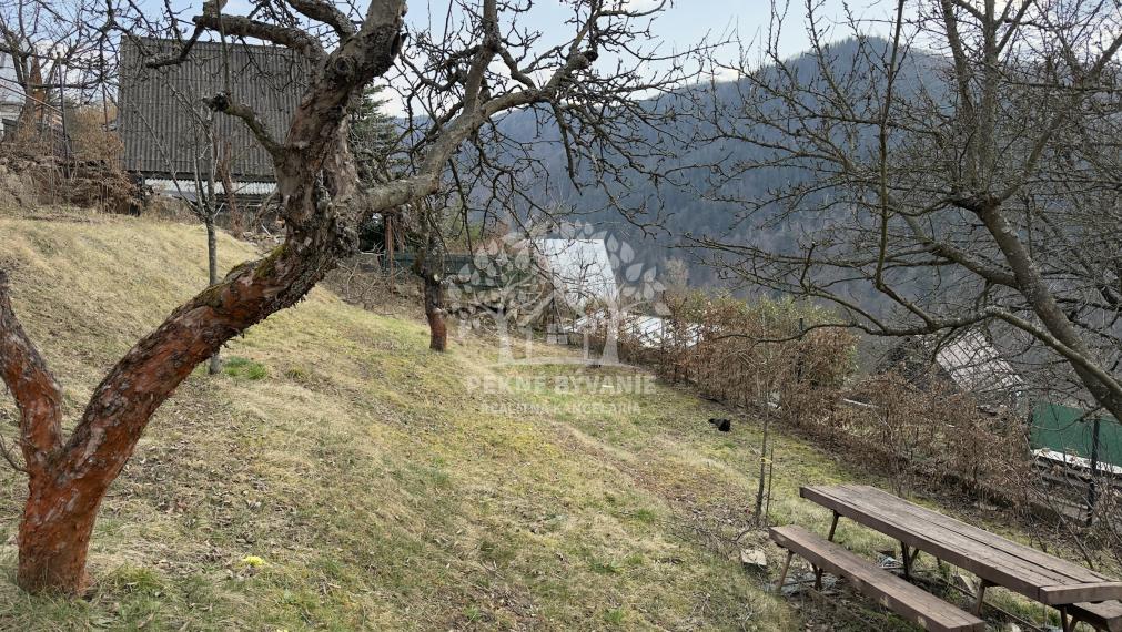 POZEMOK NA PREDAJ : ZÁHRADKÁRSKA OSADA ZUBERŠTÍN-PODBREZOVÁ