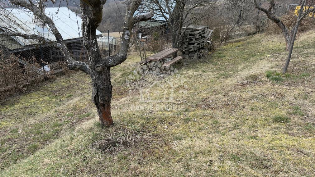 POZEMOK NA PREDAJ : ZÁHRADKÁRSKA OSADA ZUBERŠTÍN-PODBREZOVÁ