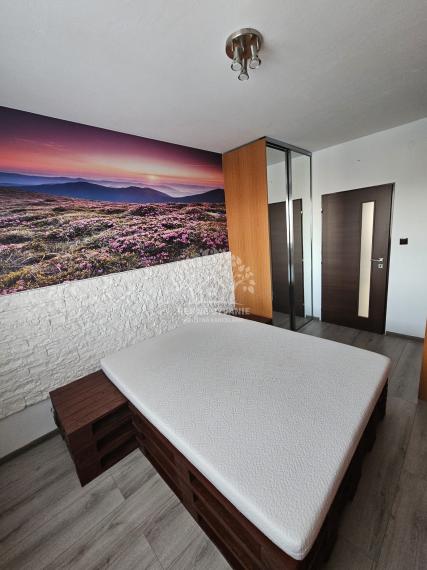 == NA PREDAJ == 3izbový byt Brezno - Mazorníkovo s balkónom