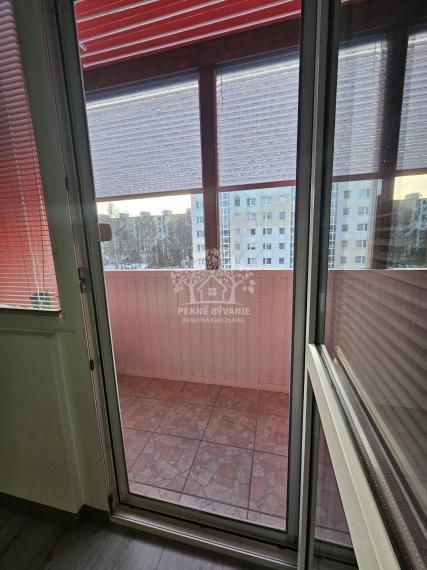 == NA PREDAJ == 3izbový byt Brezno - Mazorníkovo s balkónom