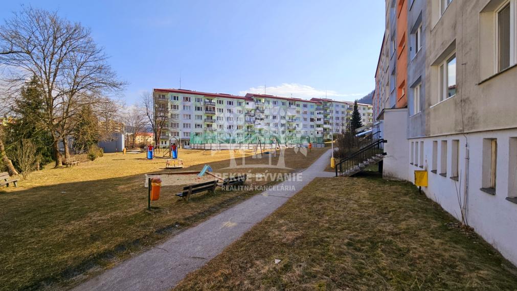 PREDAJ- slnečný 2i byt 64m2 v tichej lokalite- Podbrezová, Štiavnička