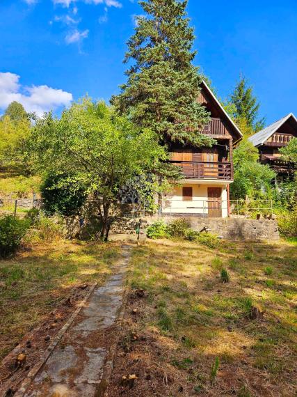 ZNÍŽENÁ CENA -PREDAJ: záhradná chatka Padličkovo (Brezno)