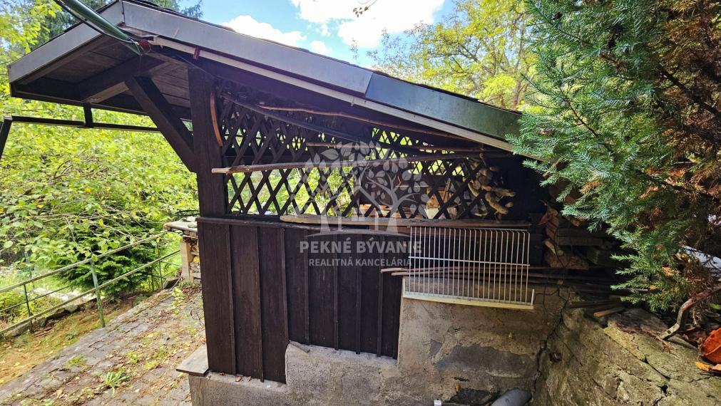 ZNÍŽENÁ CENA -PREDAJ: záhradná chatka Padličkovo (Brezno)