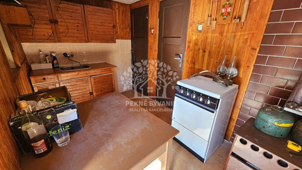 ZNÍŽENÁ CENA -PREDAJ: záhradná chatka Padličkovo (Brezno)