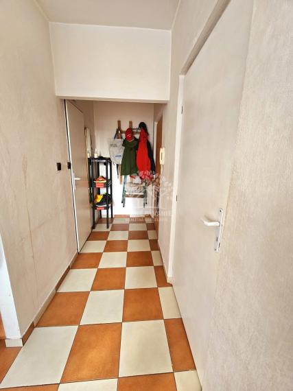 PREDAJ: útulný slnečný 1izbový byt v centre Brezna