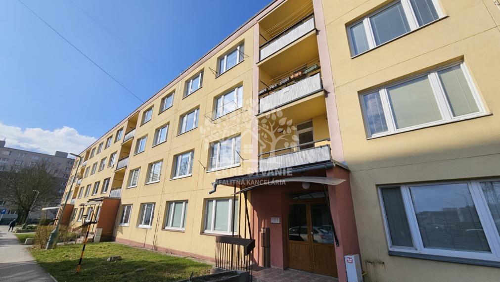 PREDAJ: útulný slnečný 1izbový byt v centre Brezna