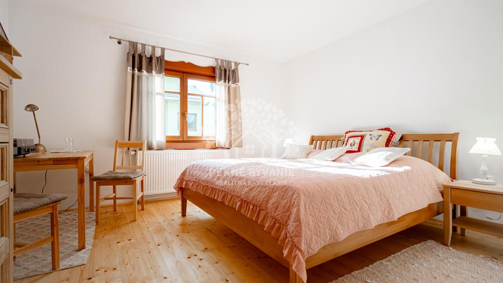 Moderný komfort v srdci tradície: Zrekonštruovaná drevenica s výhľadom na Kráľovu hoľu