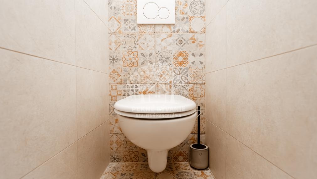 Moderný komfort v srdci tradície: Zrekonštruovaná drevenica s výhľadom na Kráľovu hoľu