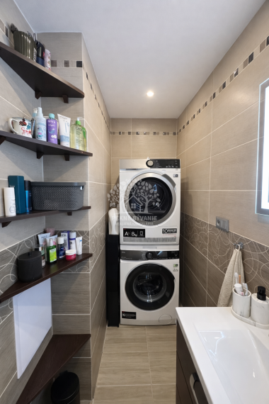 VÝNIMOČNÝ LUXUSNÝ  3,5 IZBIOVÝ BYT V CENTRE MESTA Brezno