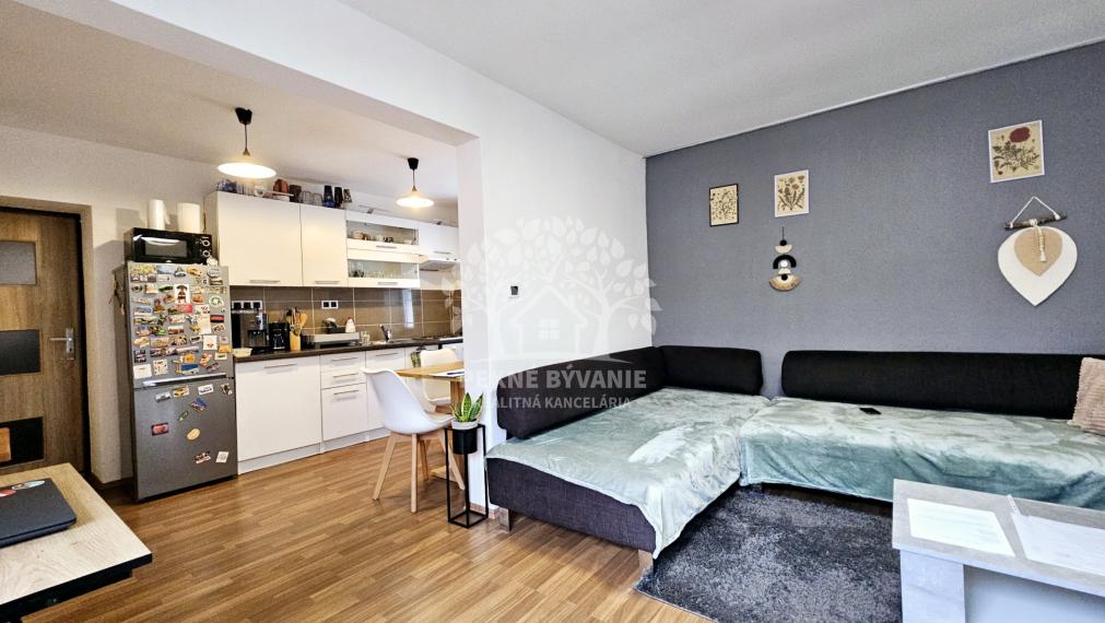 Zrekonštruovaná chalupa v Hornej Lehote neďaleko Krpáčova