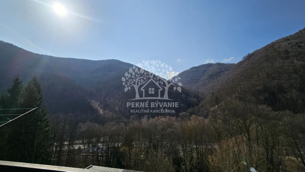 ZNÍŽENÁ CENA- slnečný 2i byt 64m2 v tichej lokalite- Podbrezová, Štiavnička