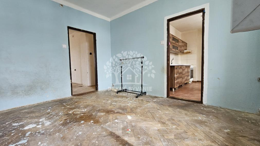 REZERVOVANÉ: 2i byt na ul. Fučíkova, Brezno po čiastočnej rekonštrukcii 56m2, 2 pivnice