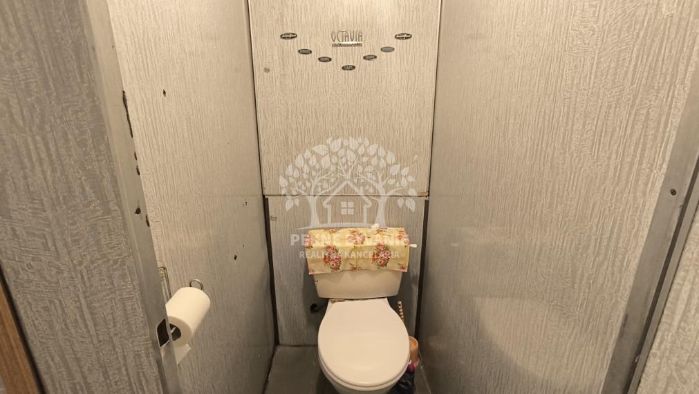 ŠTARTOVACÍ VEĽKÝ 2 IZBOVÝ BYT, Z KTORÉHO JE MOŽNÉ PO JEDNODUCHEJ ÚPRAVE UROBIŤ 3 IZBOVÝ, AJ AKO INVESTIČNÝ KÚPOU VOĽNÝ