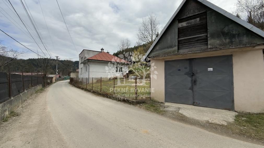 =NA PREDAJ=Rodinný dom s veľkým pozemkom Hronec,okres Brezno