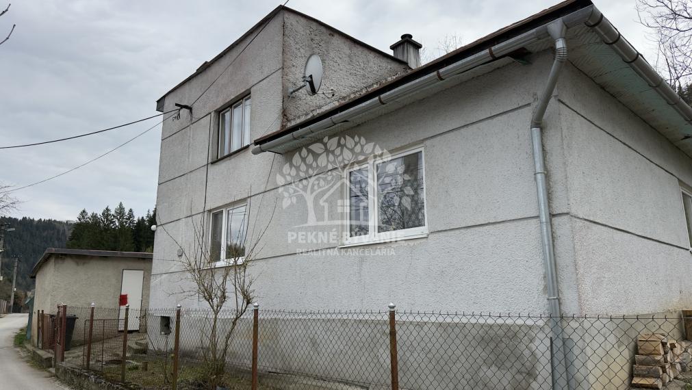 =NA PREDAJ=Rodinný dom s veľkým pozemkom Hronec,okres Brezno