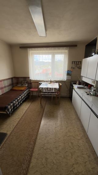 =NA PREDAJ=Rodinný dom s veľkým pozemkom Hronec,okres Brezno