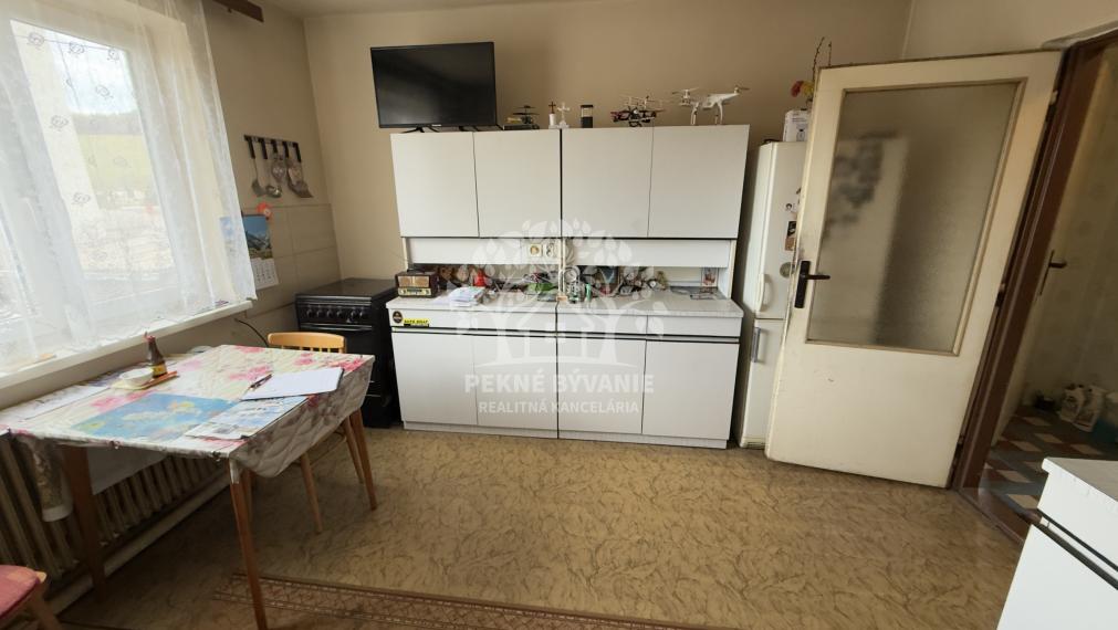 =NA PREDAJ=Rodinný dom s veľkým pozemkom Hronec,okres Brezno