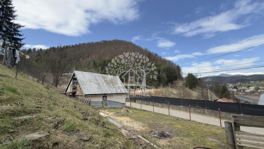 =NA PREDAJ=Rodinný dom s veľkým pozemkom Hronec,okres Brezno