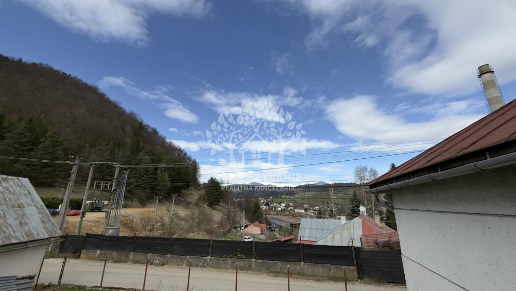 =NA PREDAJ=Rodinný dom s veľkým pozemkom Hronec,okres Brezno