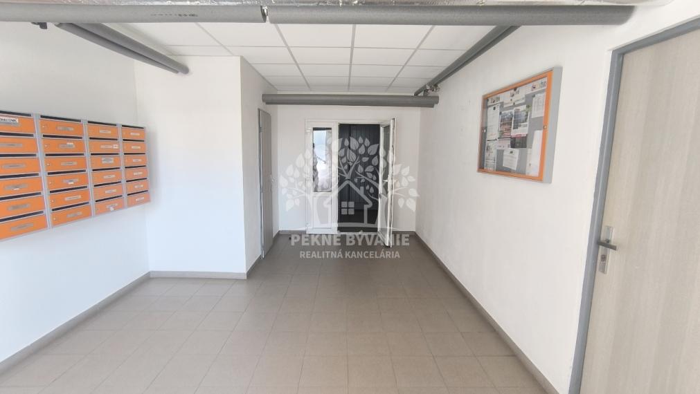 REZERVOVANÉ🍀 TOP PONUKA!! VEĽKÝ 2 IZBOVÝ BYT /64 M2/BALKÓN RADVAŇ KALINČIAKOVA BANSKÁ BYSTRICA