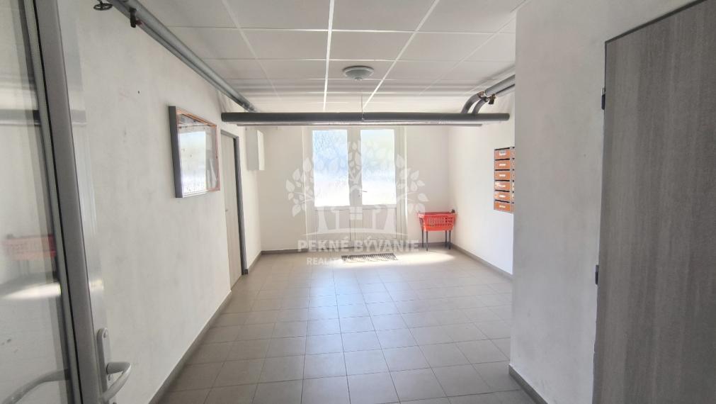 REZERVOVANÉ🍀 TOP PONUKA!! VEĽKÝ 2 IZBOVÝ BYT /64 M2/BALKÓN RADVAŇ KALINČIAKOVA BANSKÁ BYSTRICA