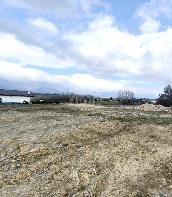 NÁDHERNÝ SLNEČNÝ POZEMOK V TICHEJ KĽUDNEJ LOKALITE  - BEZPEČNÉ ULOŽENIE FINANĆNÝCH PROSTRIEDKOV