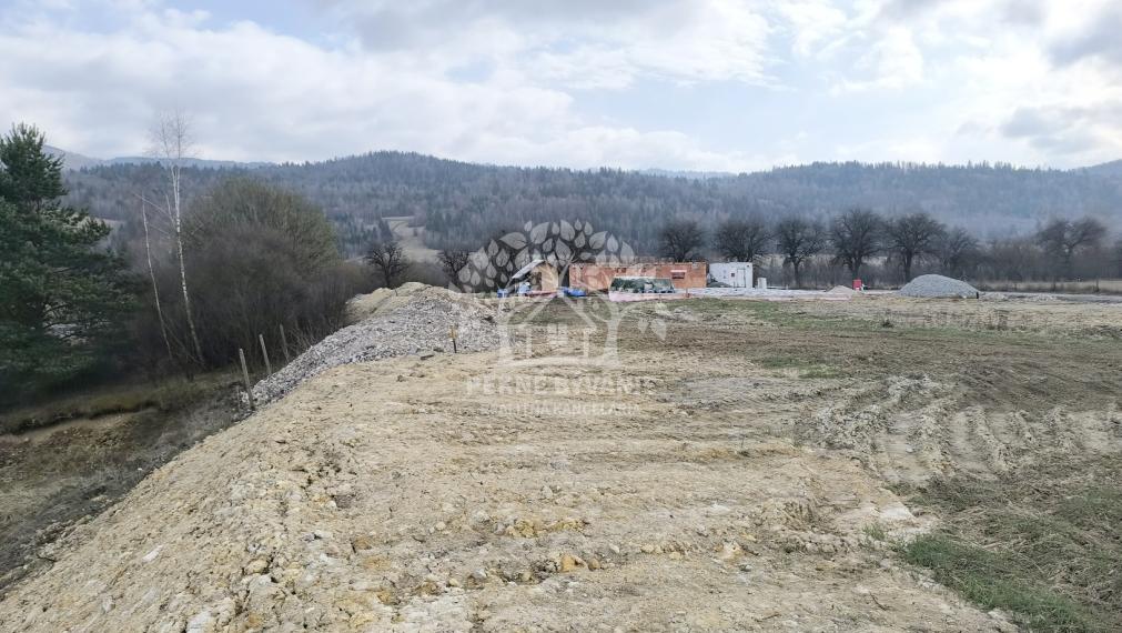 MAXIMÁLNE SÚKROMIE S JAZEROM, S ÚŽASNÝMI VÝHĽADMI NA KRÁĽOVU HOĽU,MURÁNSKU PLANINU A SLOVENSKÉ RUDOHORIE- VELIKÁNSKY SLNEČNÝ POZEMOK