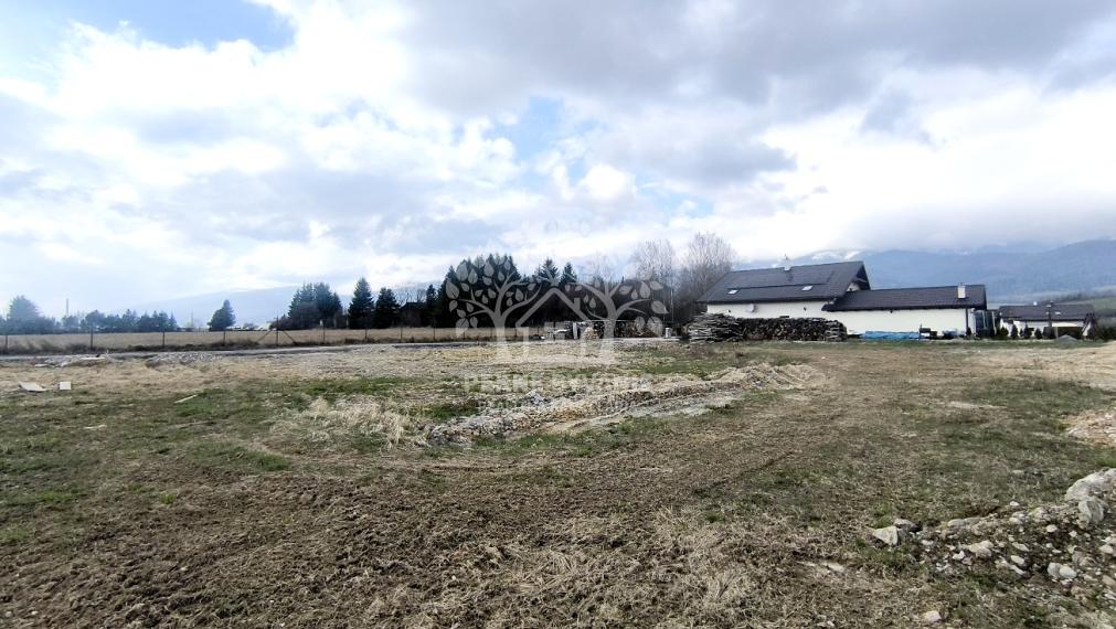 MAXIMÁLNE SÚKROMIE S JAZEROM, S ÚŽASNÝMI VÝHĽADMI NA KRÁĽOVU HOĽU,MURÁNSKU PLANINU A SLOVENSKÉ RUDOHORIE- VELIKÁNSKY SLNEČNÝ POZEMOK