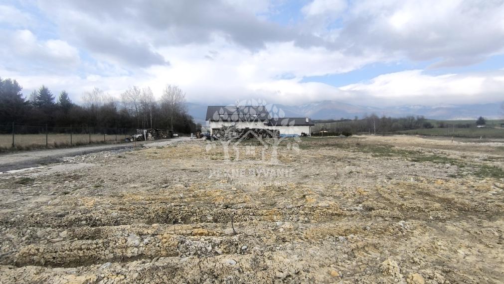 MAXIMÁLNE SÚKROMIE S JAZEROM, S ÚŽASNÝMI VÝHĽADMI NA KRÁĽOVU HOĽU,MURÁNSKU PLANINU A SLOVENSKÉ RUDOHORIE- VELIKÁNSKY SLNEČNÝ POZEMOK